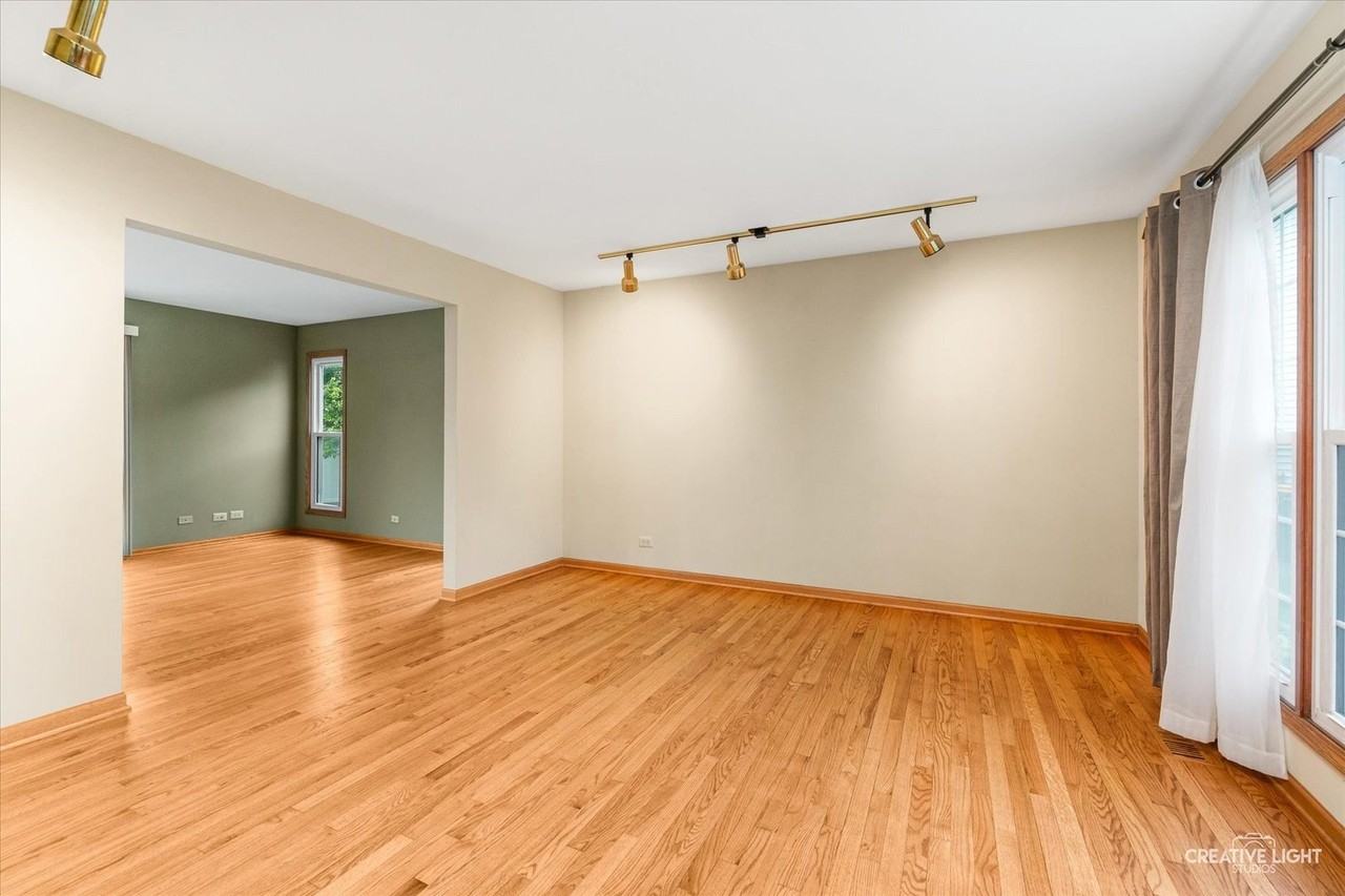 920 Fairfax Ct - Photo 3 of 27
