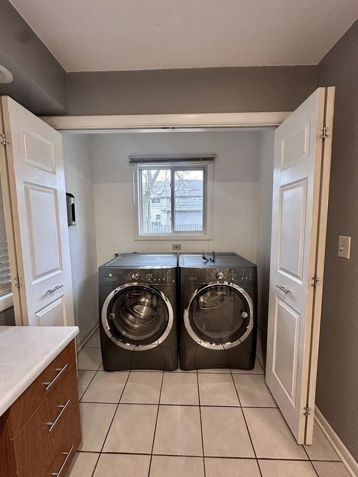 1702 W Oakton St - Photo 5 of 5
