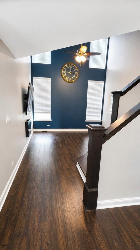 1561 E Chivalry Ct - Photo 4 of 36