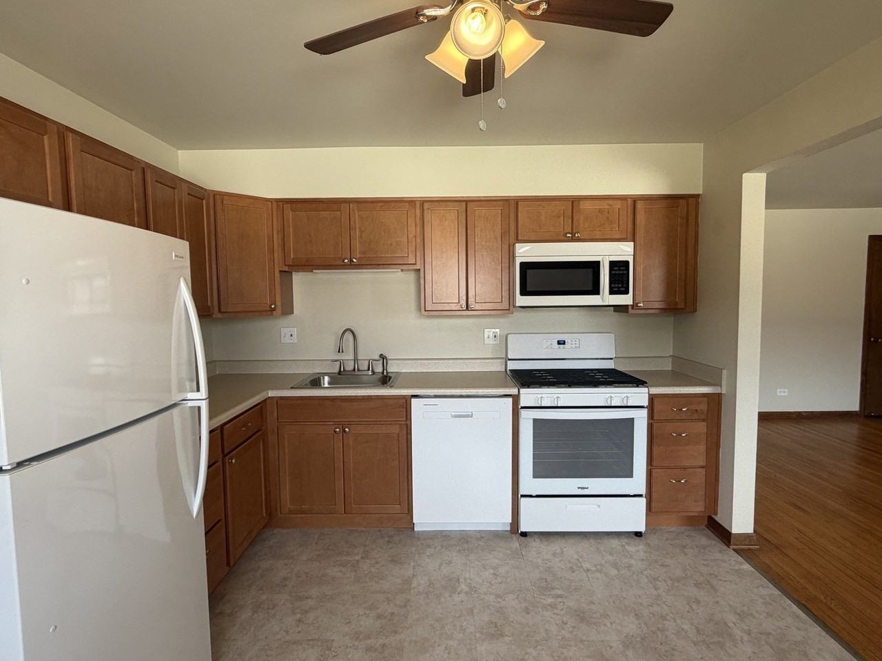 826 N Milwaukee Ave #D2 - Photo 5 of 16