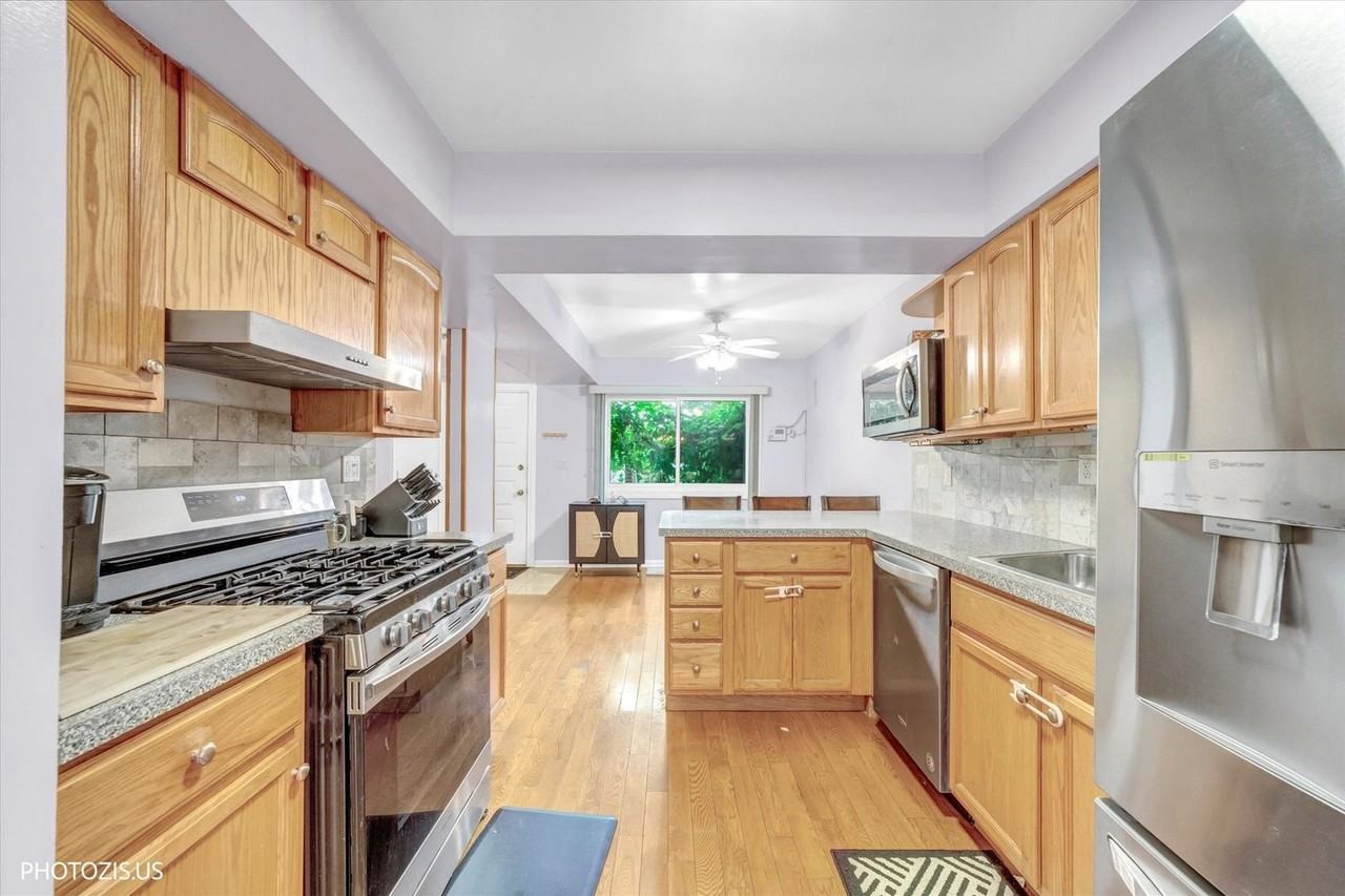 411 Hickory Dr #411 - Photo 6 of 39