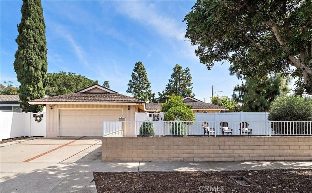 1481 Lance Dr - Photo 2 of 50