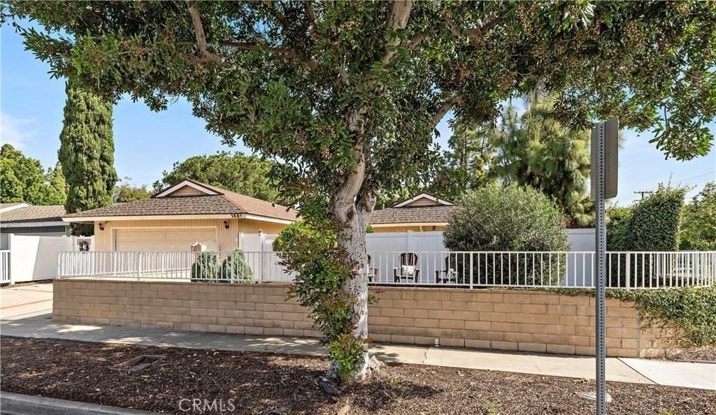1481 Lance Dr - Photo 4 of 50