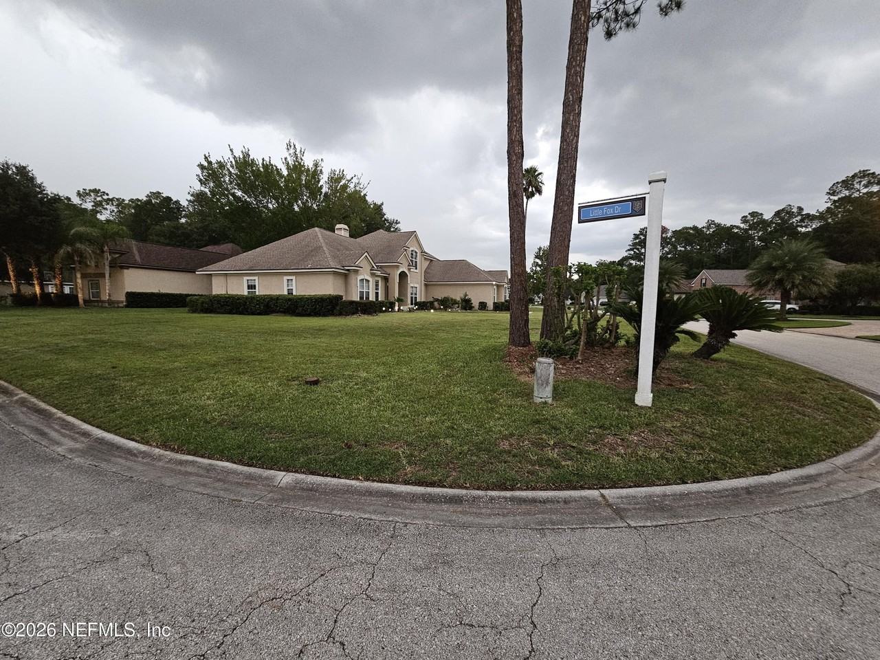 2722 Austin Rose Ln - Photo 5 of 50