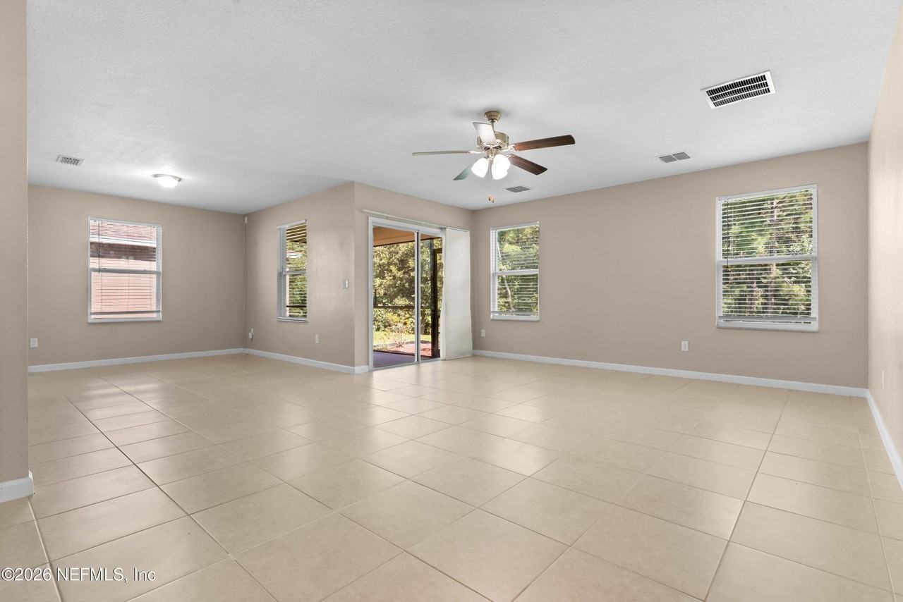 8704 Lake George Cir W - Photo 6 of 31
