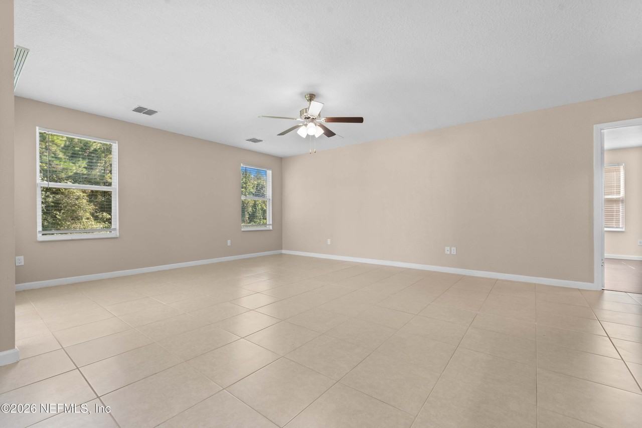 8704 Lake George Cir W - Photo 7 of 31