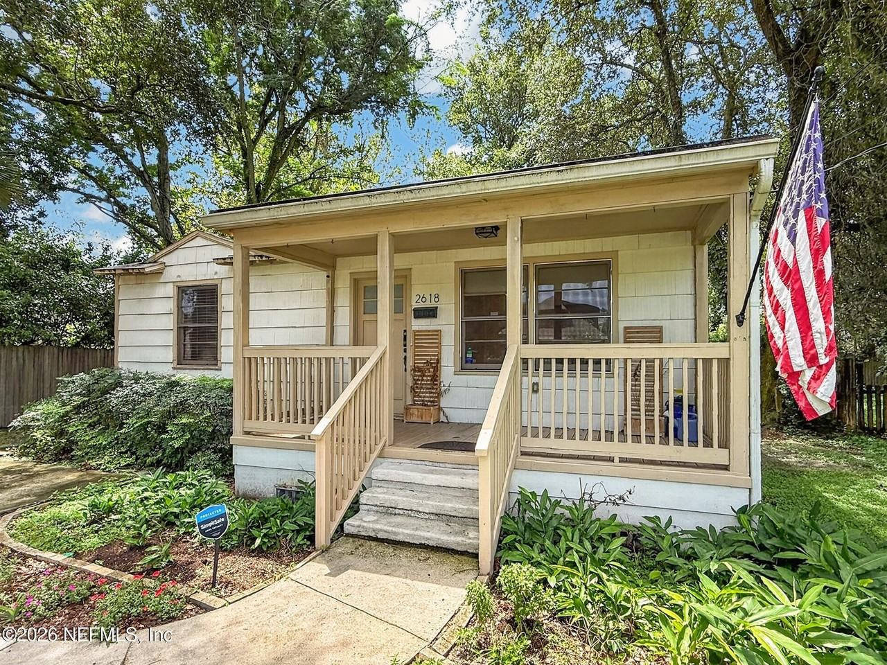 2618 Ernest St - Photo 2 of 30