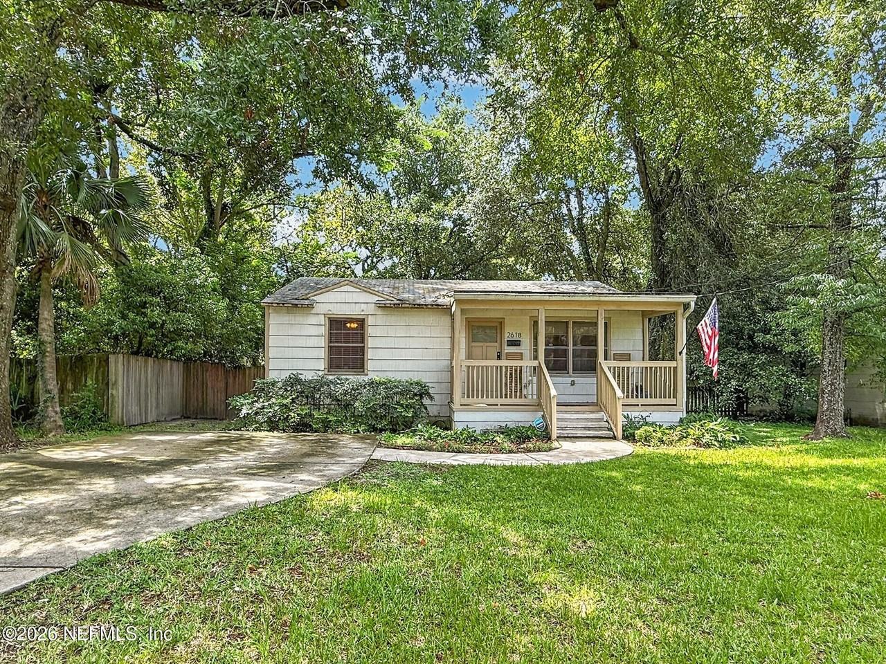 2618 Ernest St - Photo 3 of 30