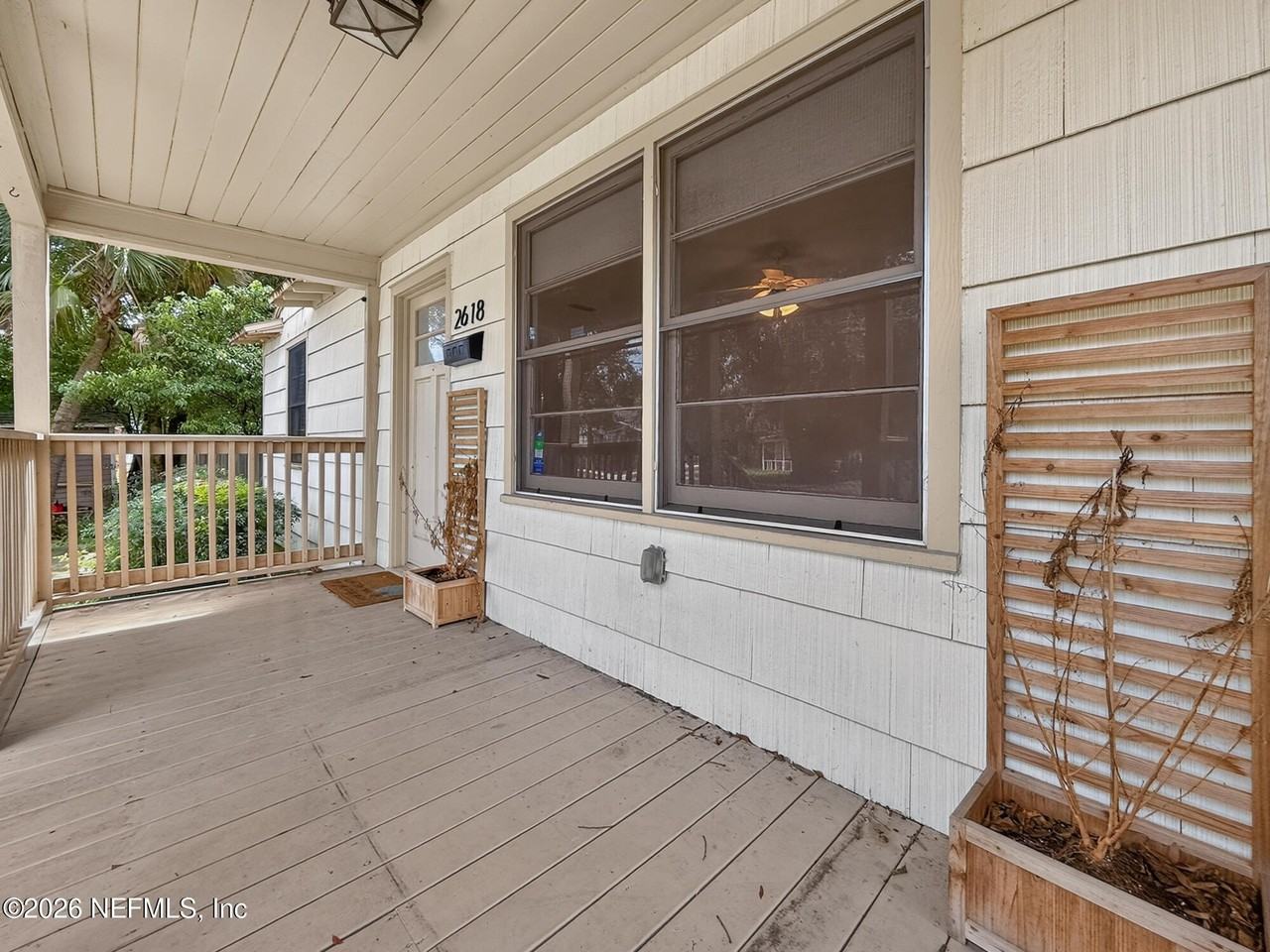 2618 Ernest St - Photo 4 of 30