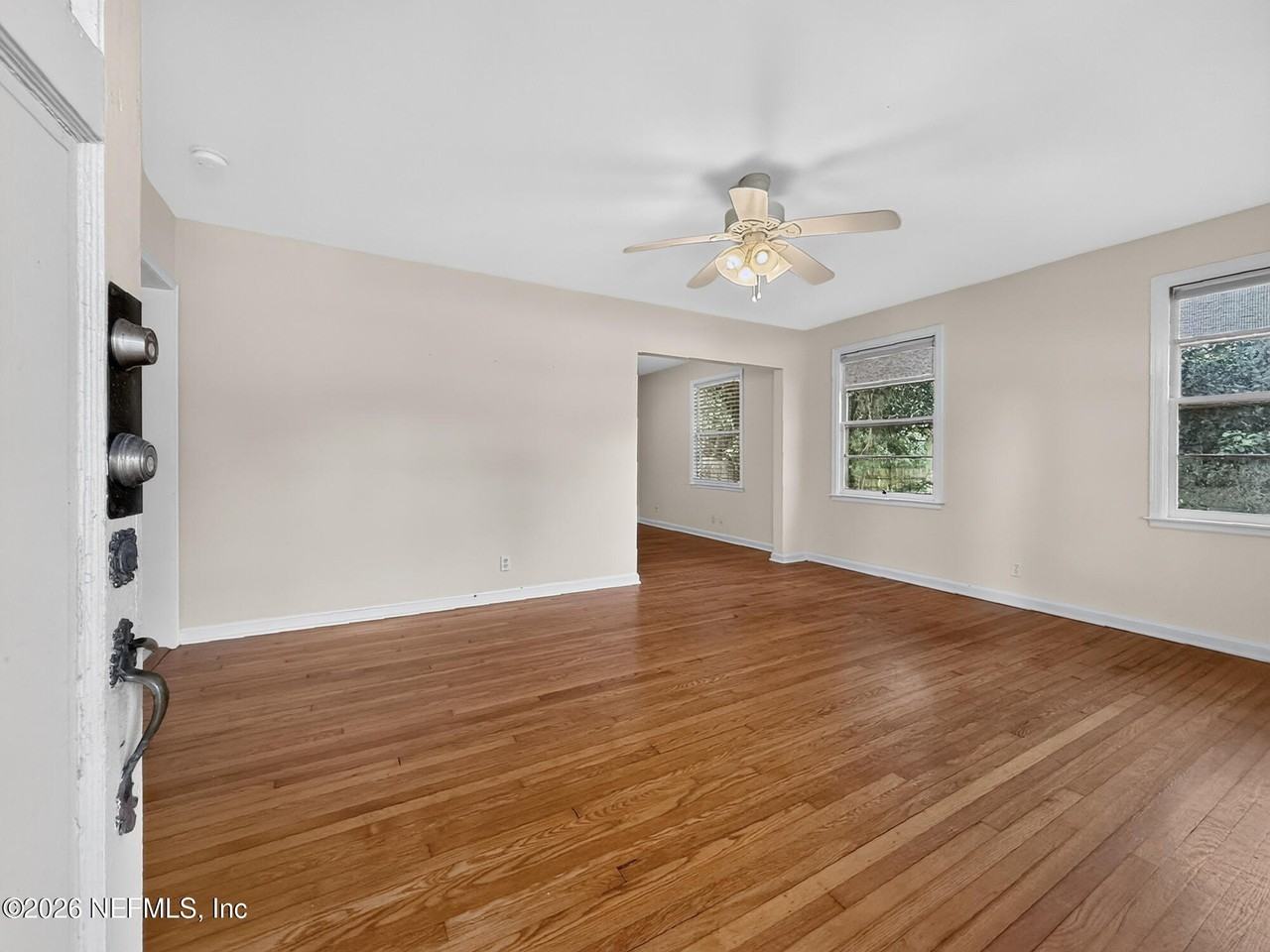 2618 Ernest St - Photo 5 of 30