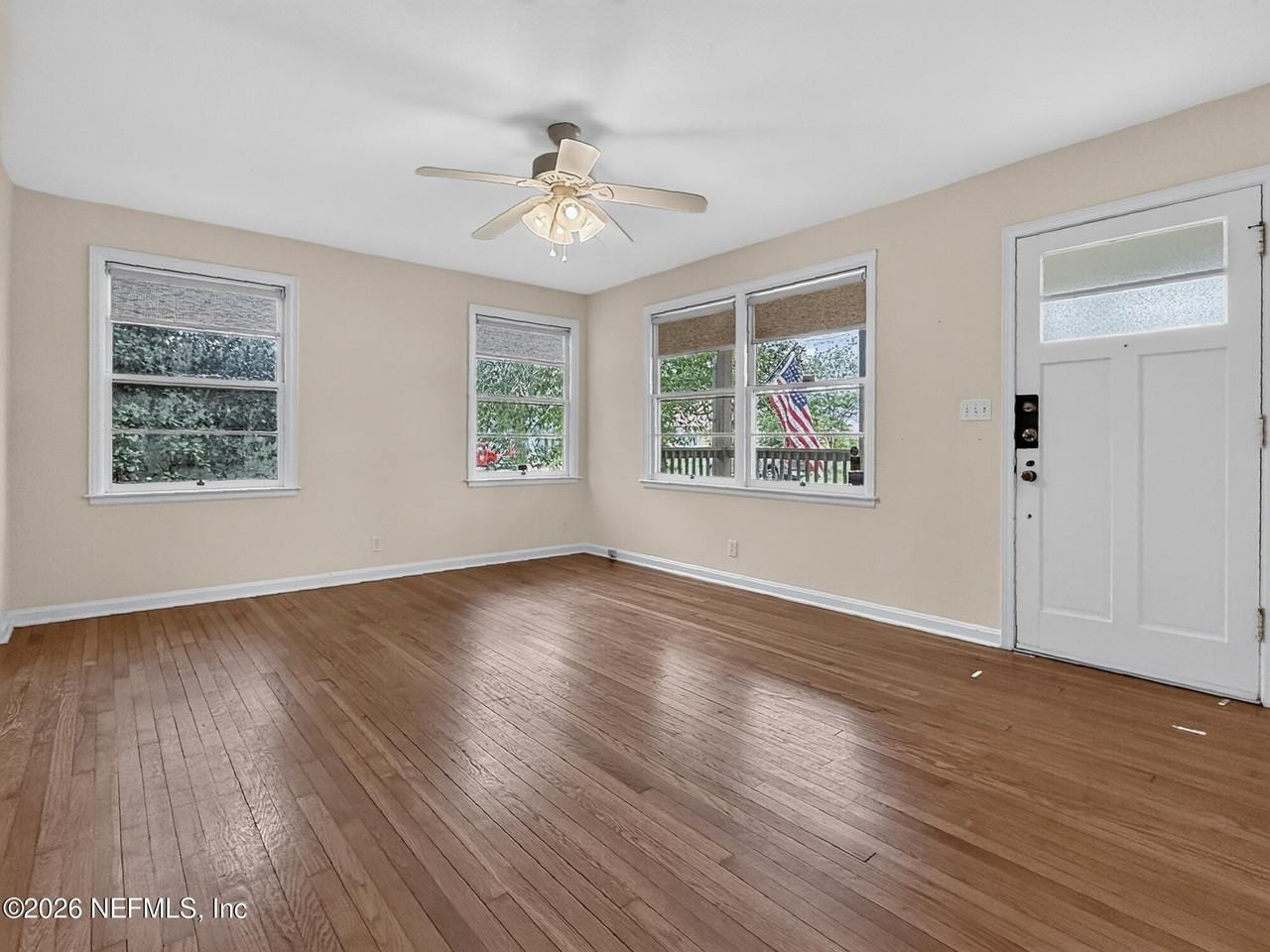 2618 Ernest St - Photo 7 of 30