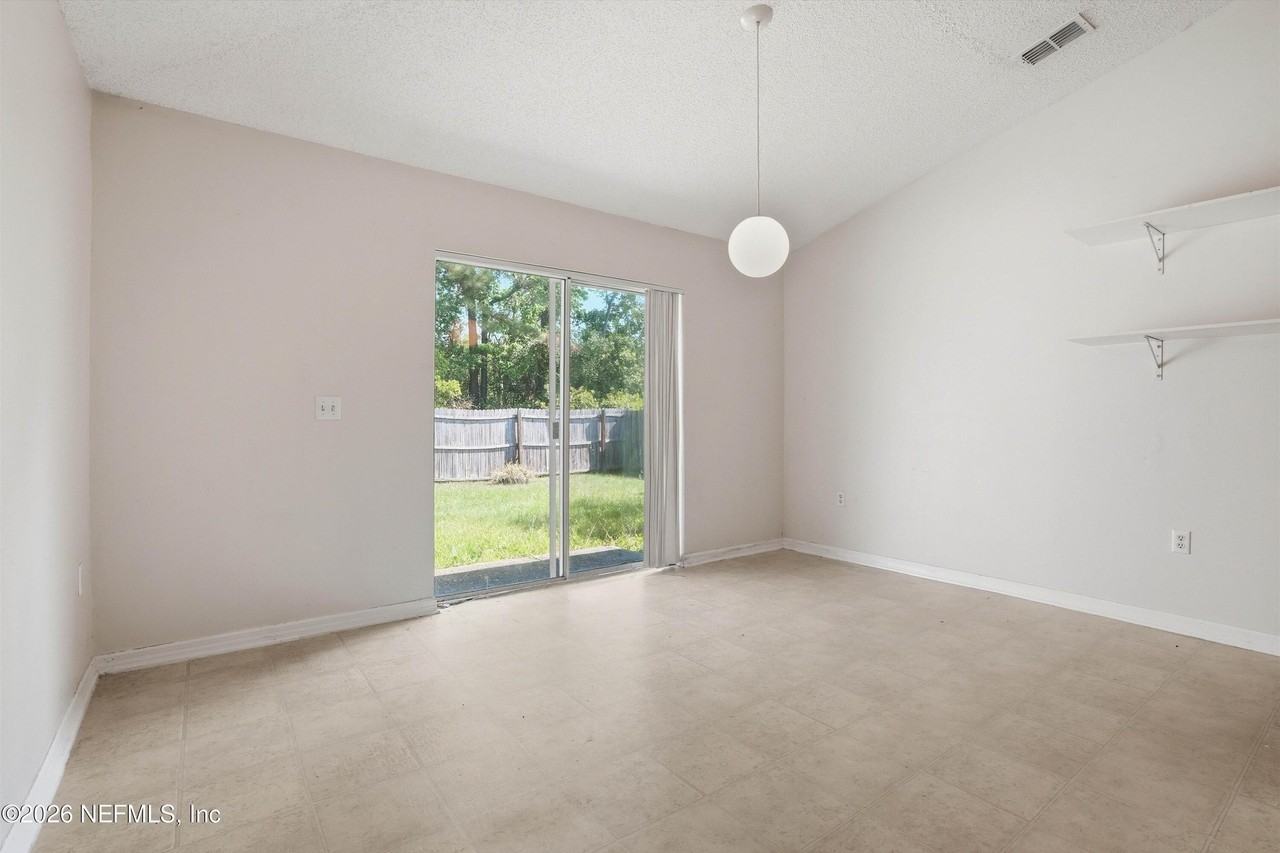 3512 Alec Dr - Photo 4 of 31