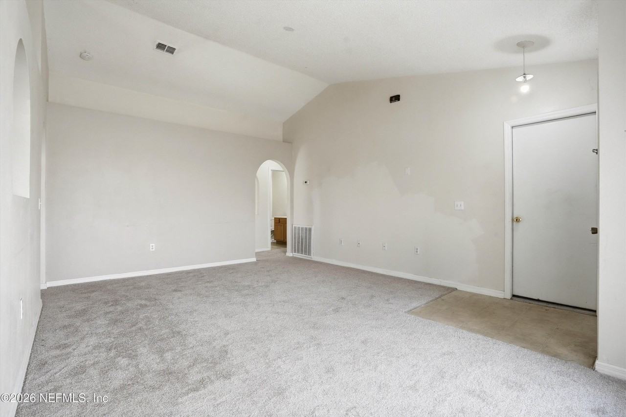 3512 Alec Dr - Photo 6 of 31