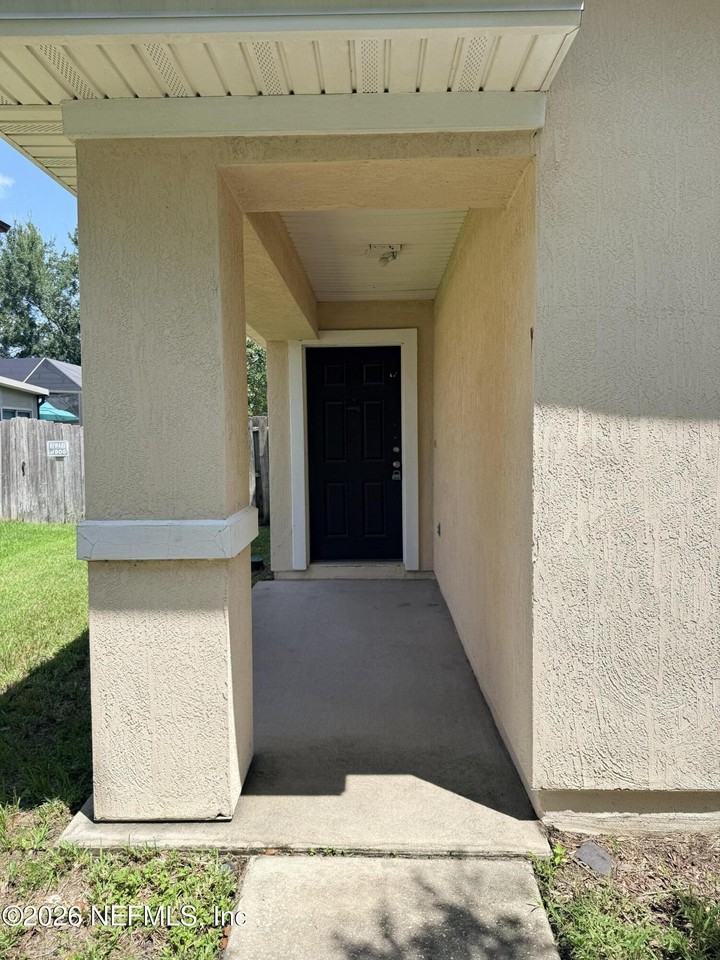 1432 Heather Ct - Photo 2 of 12