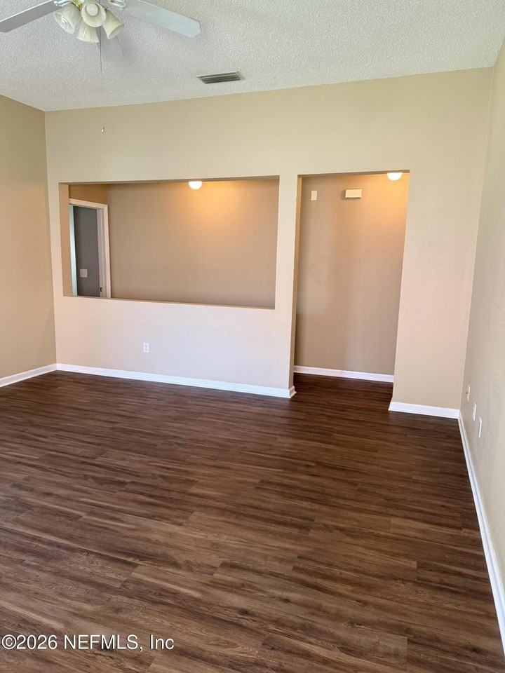 1432 Heather Ct - Photo 4 of 12