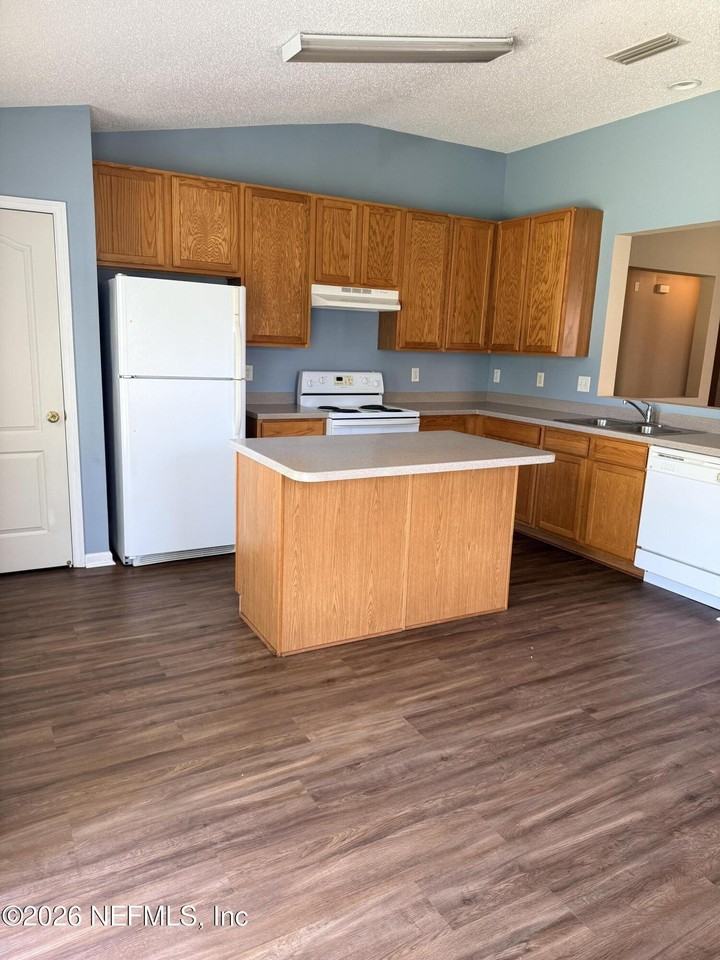 1432 Heather Ct - Photo 5 of 12