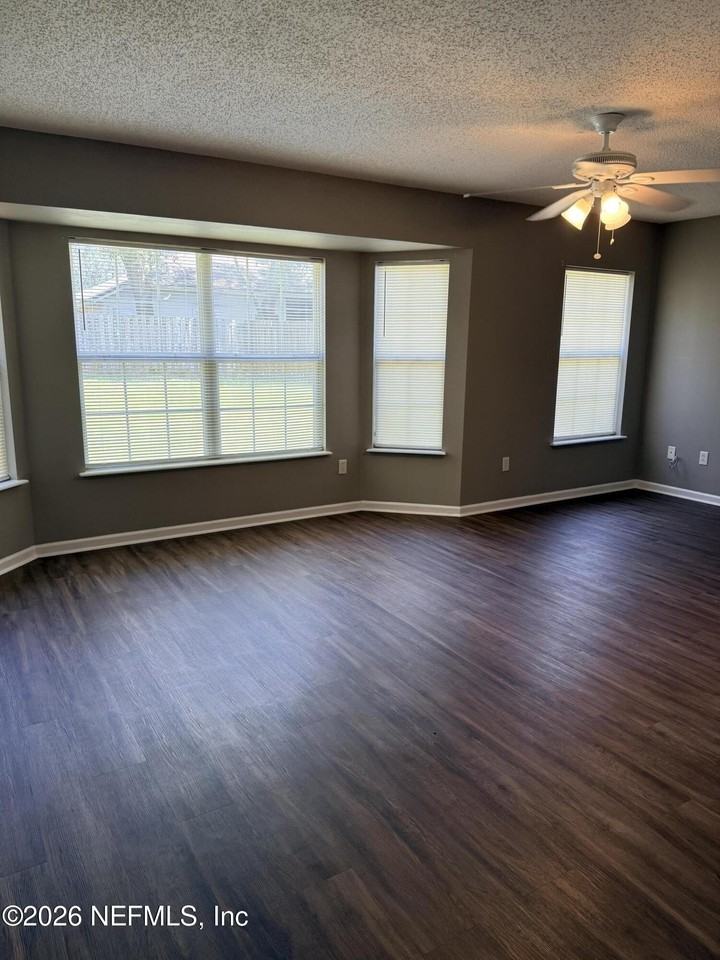 1432 Heather Ct - Photo 6 of 12