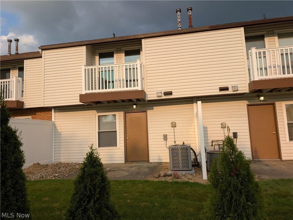 1563 Whitehall Blvd - Photo 3 of 49