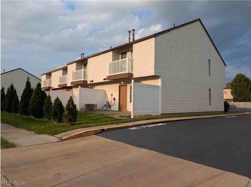 1565 Whitehall Blvd - Photo 3 of 50