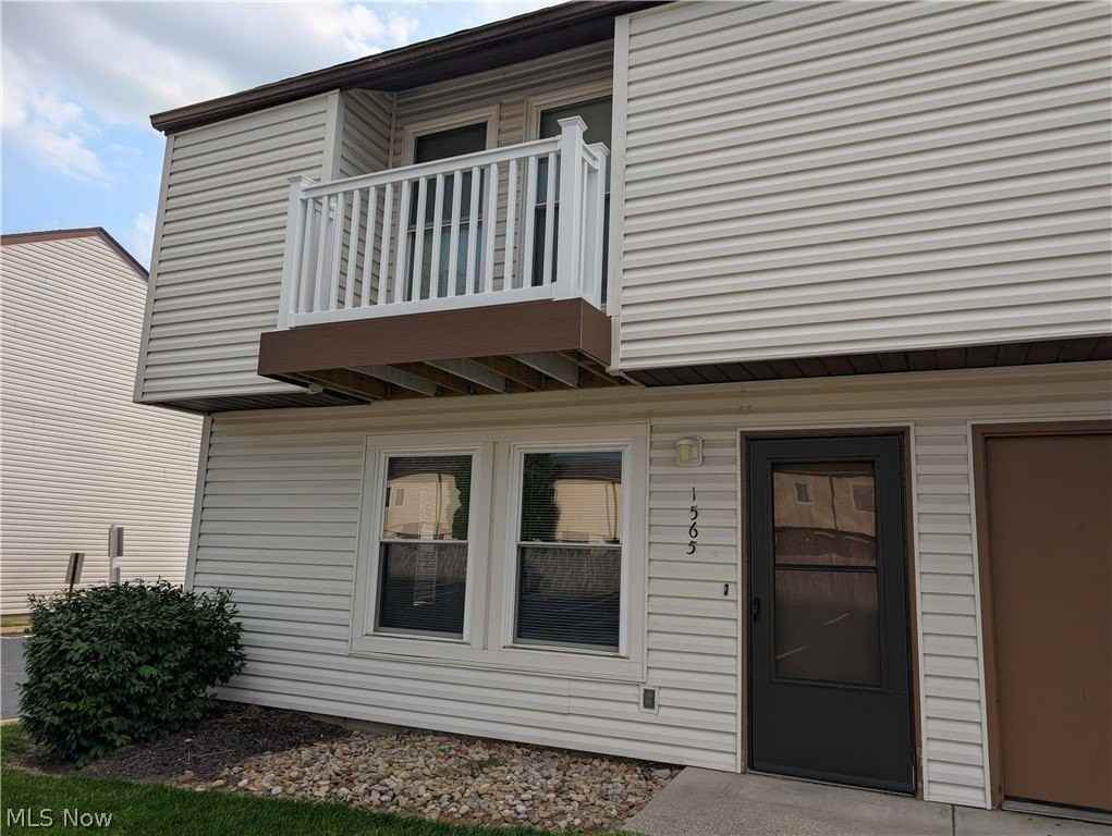 1565 Whitehall Blvd - Photo 4 of 50