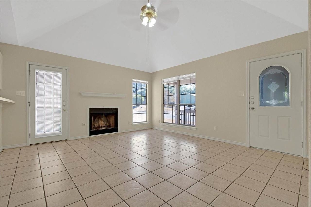 2016 Castle Gate Cir - Photo 5 of 16