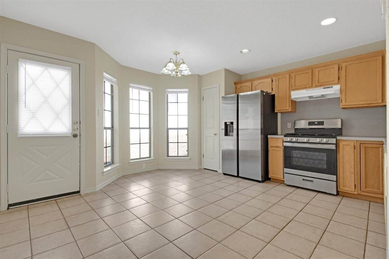 2016 Castle Gate Cir - Photo 6 of 16