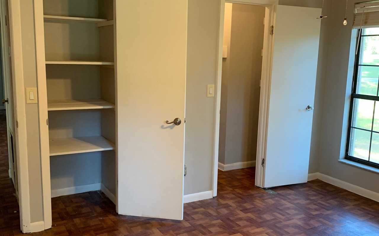 1196 Se Magnolia Loop - Photo 5 of 10