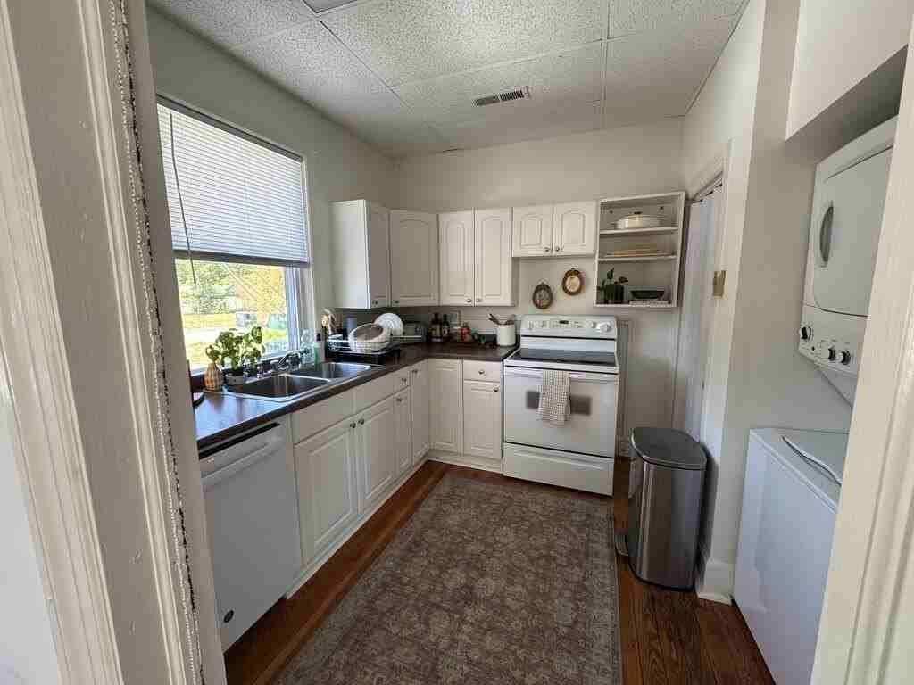 410 Chesapeake Dr - Photo 5 of 20