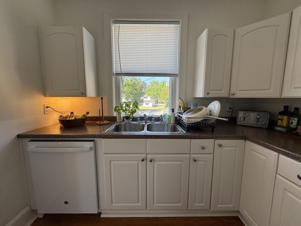 410 Chesapeake Dr - Photo 7 of 20
