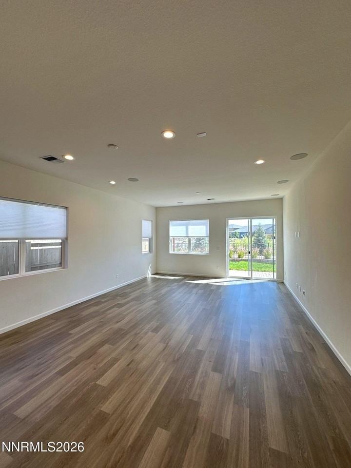 7860 Hoback Dr - Photo 4 of 15