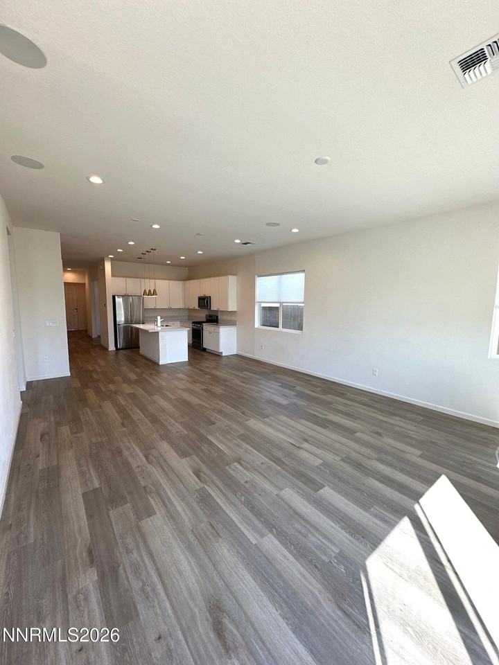 7860 Hoback Dr - Photo 5 of 15