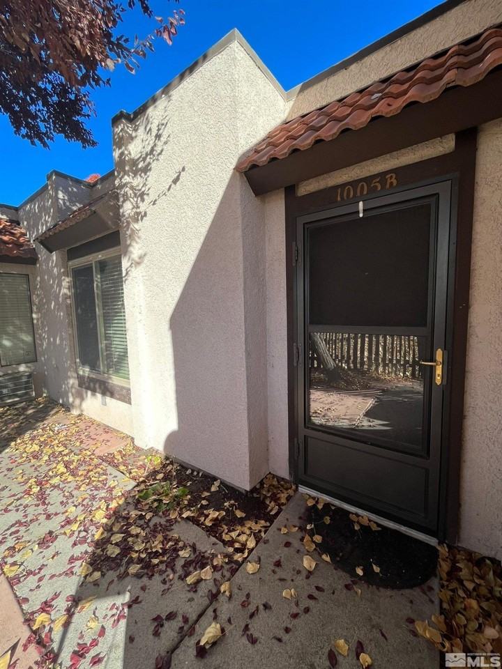 1005 Baywood Dr Apt B - Photo 3 of 14