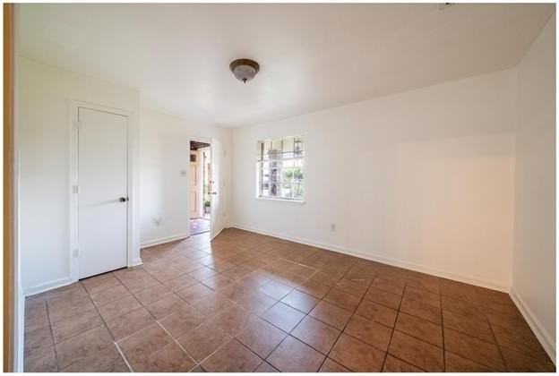 1422 Carrollton Ave - Photo 3 of 14