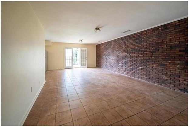 1422 Carrollton Ave - Photo 5 of 14