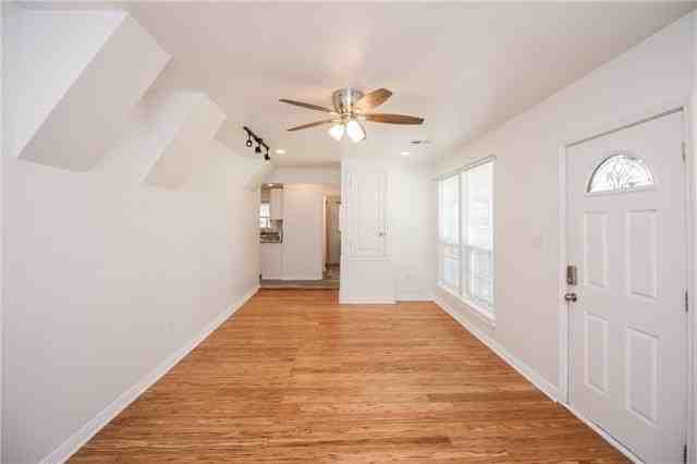 837 Canton St - Photo 3 of 20