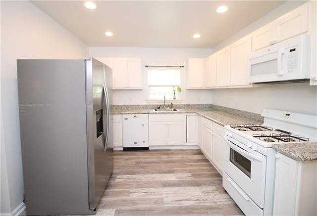 837 Canton St - Photo 4 of 20