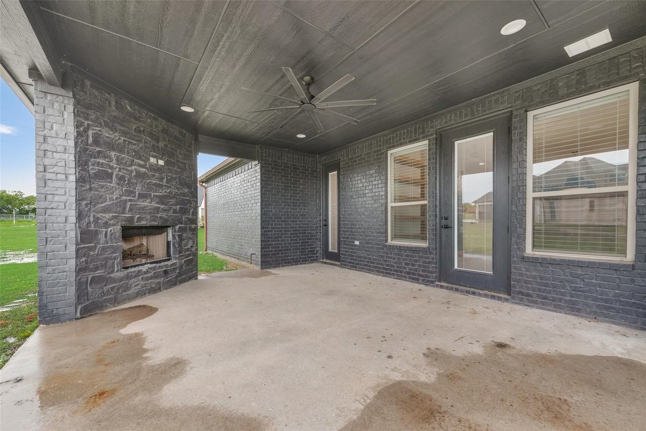 1001 Devoss Ct - Photo 5 of 21