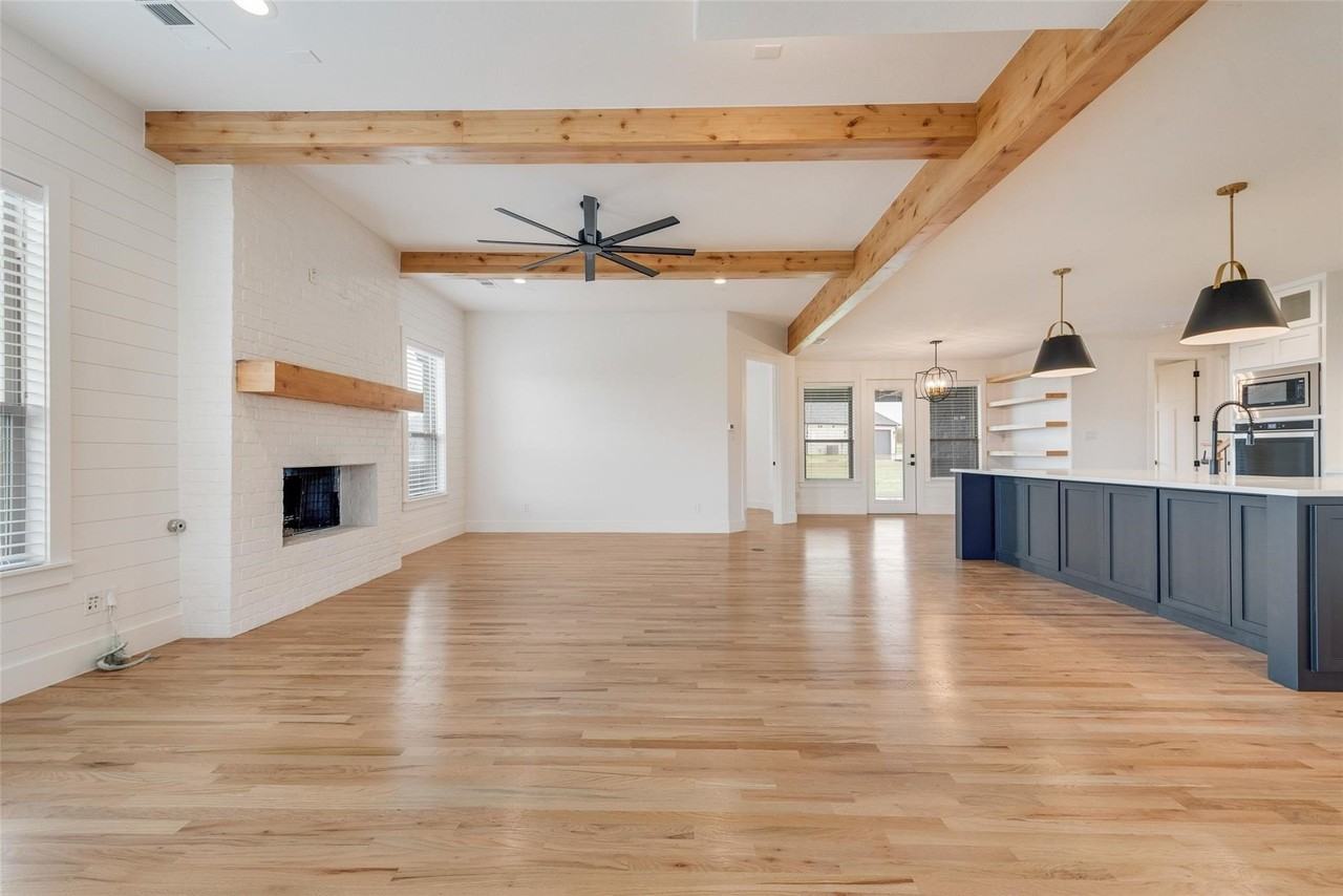 1001 Devoss Ct - Photo 6 of 21