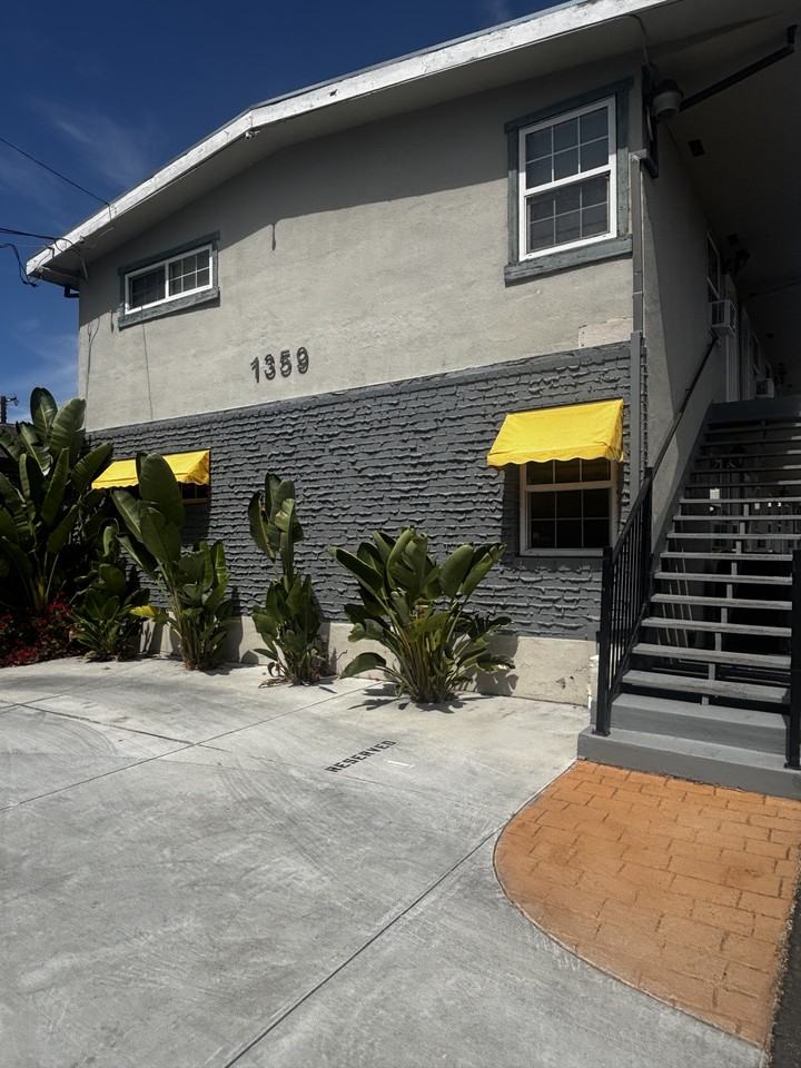 1359 Lewis St #6 - Photo 2 of 13