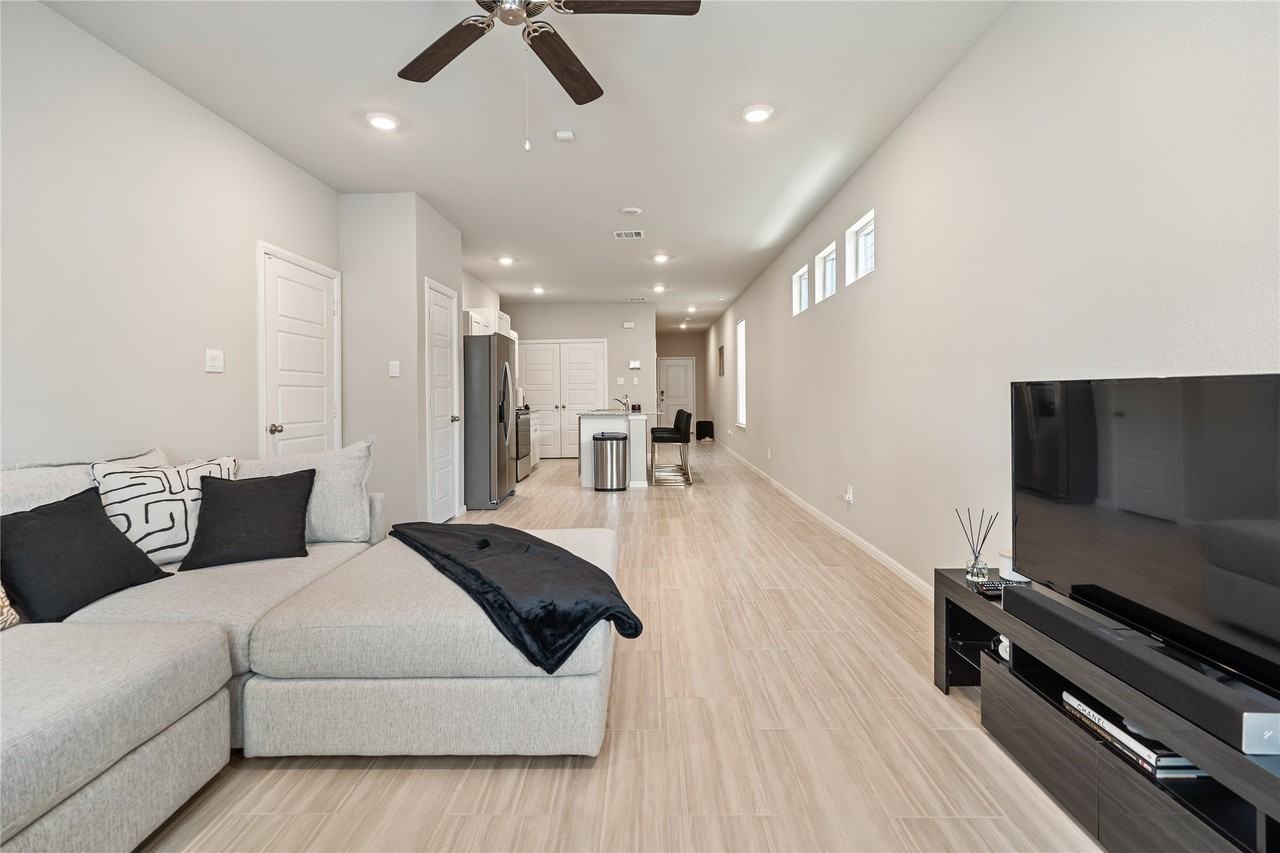 3120 Strawberry Farm Ln - Photo 6 of 10