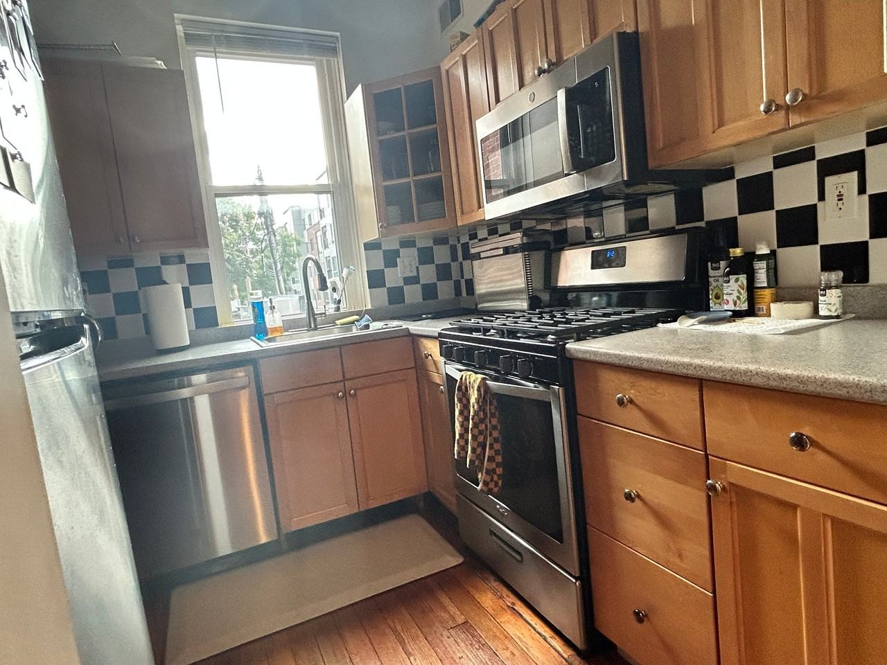710 7th St Ne - Photo 6 of 12