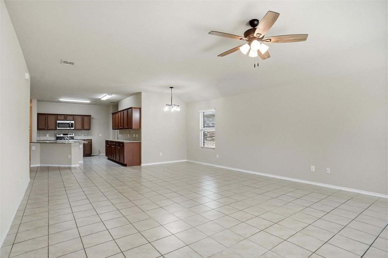 2795 Tanner St - Photo 7 of 20