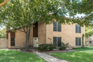 209 N Saint Johns Dr - Photo 1 of 1