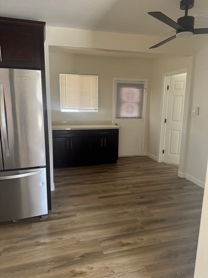 2039 E Ave - Photo 5 of 6