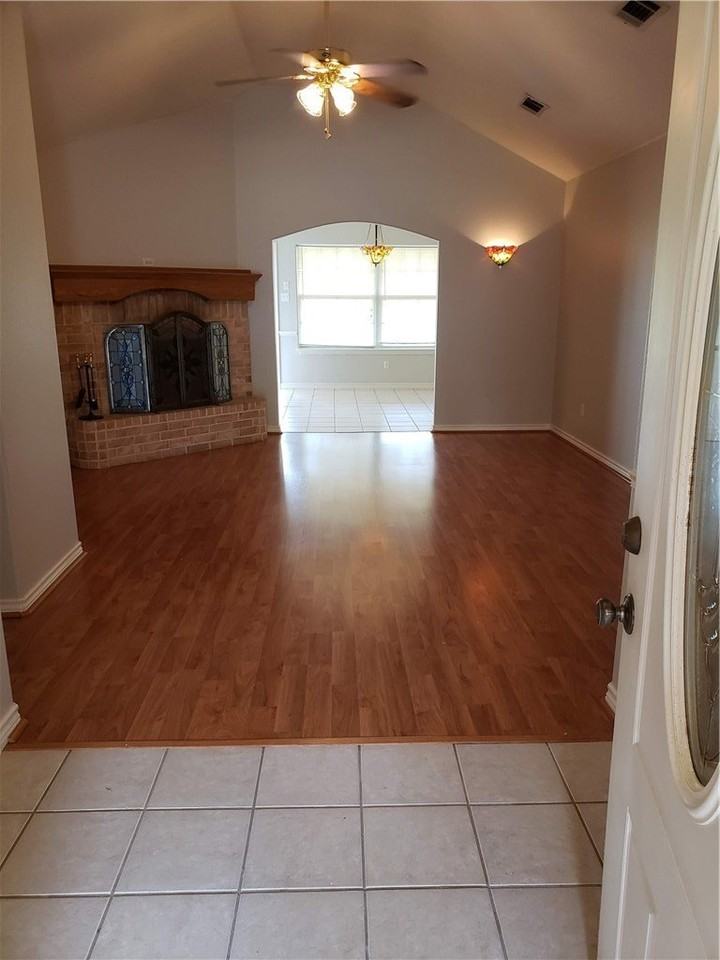 8400 County Road 1014 - Photo 5 of 36