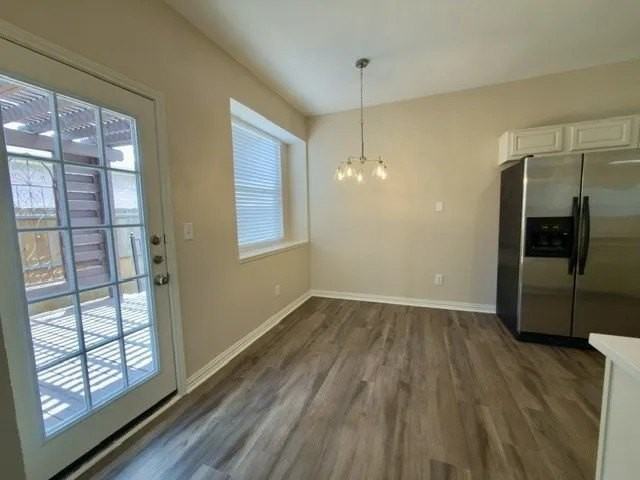 4425 Park Creek Ct - Photo 4 of 21