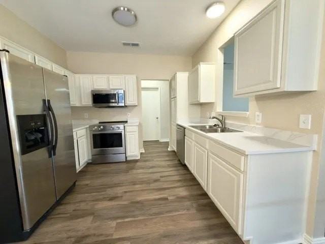 4425 Park Creek Ct - Photo 5 of 21
