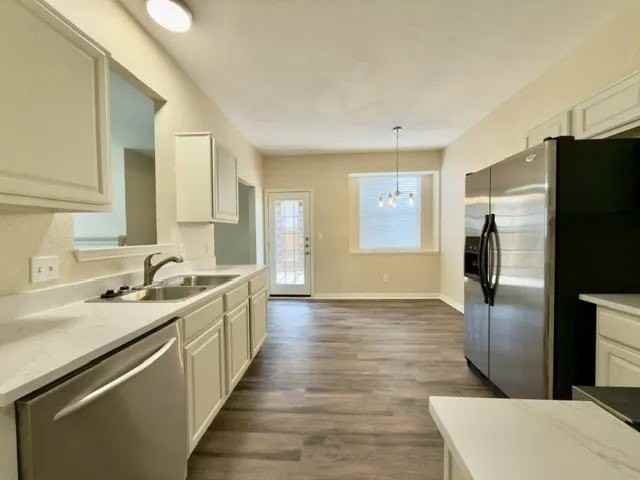 4425 Park Creek Ct - Photo 6 of 21