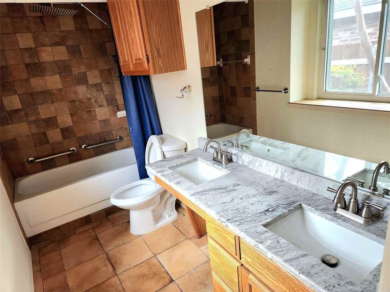 4346 Briar Hill Dr - Photo 4 of 11