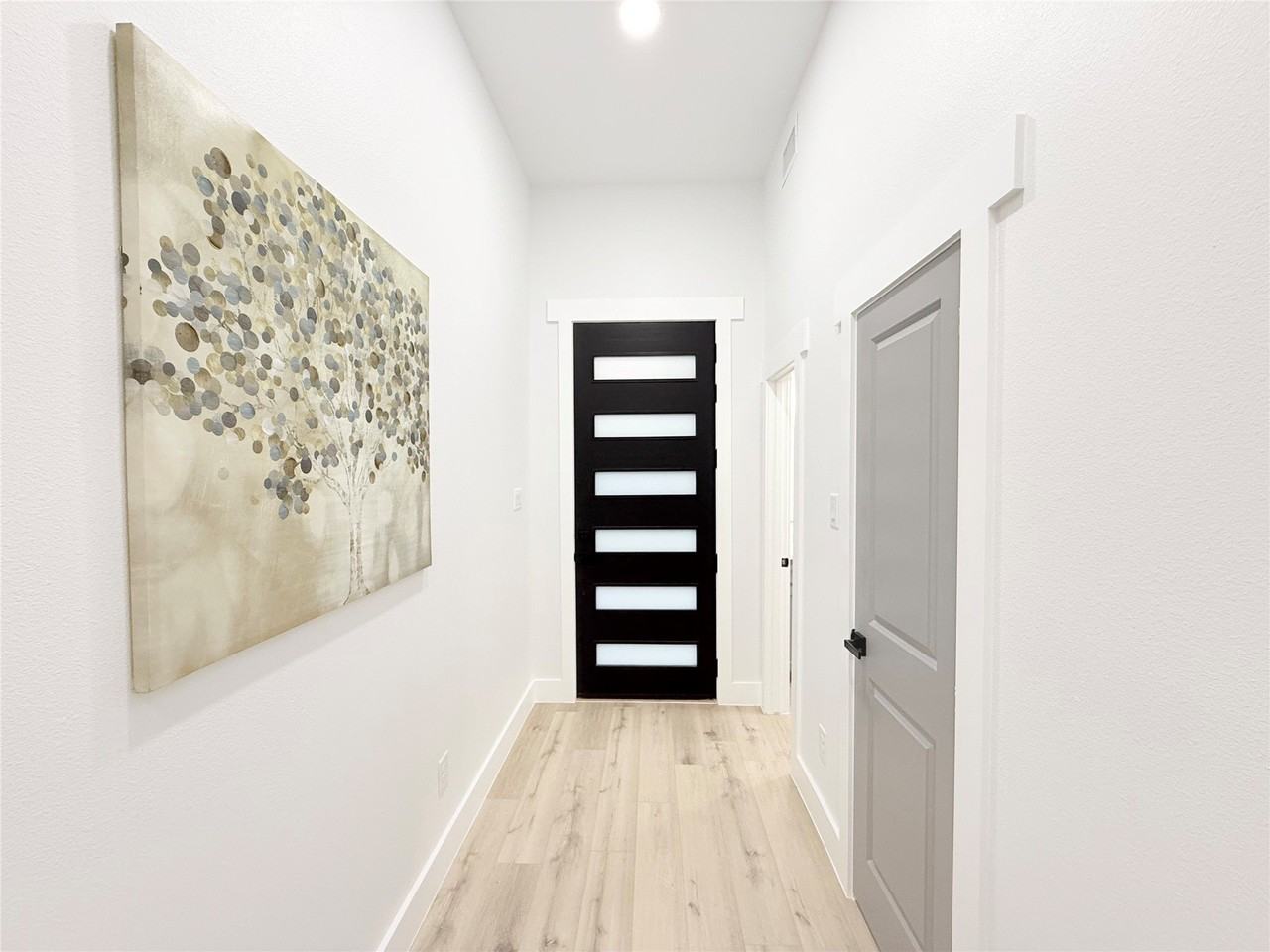 1505 Fordham Rd - Photo 2 of 24